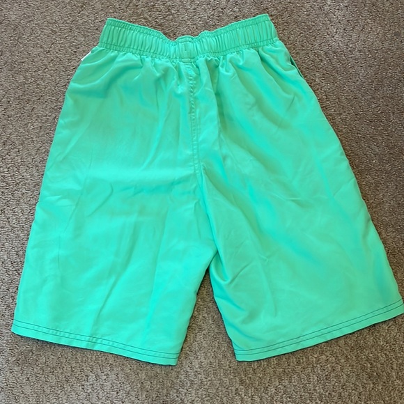 Boys Nike swim trunks NWT size S - Picture 2 of 5